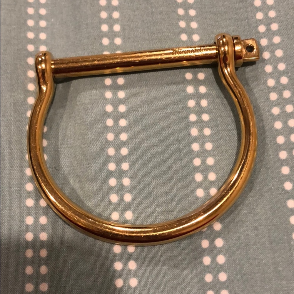 Maisnai Srew Cuff